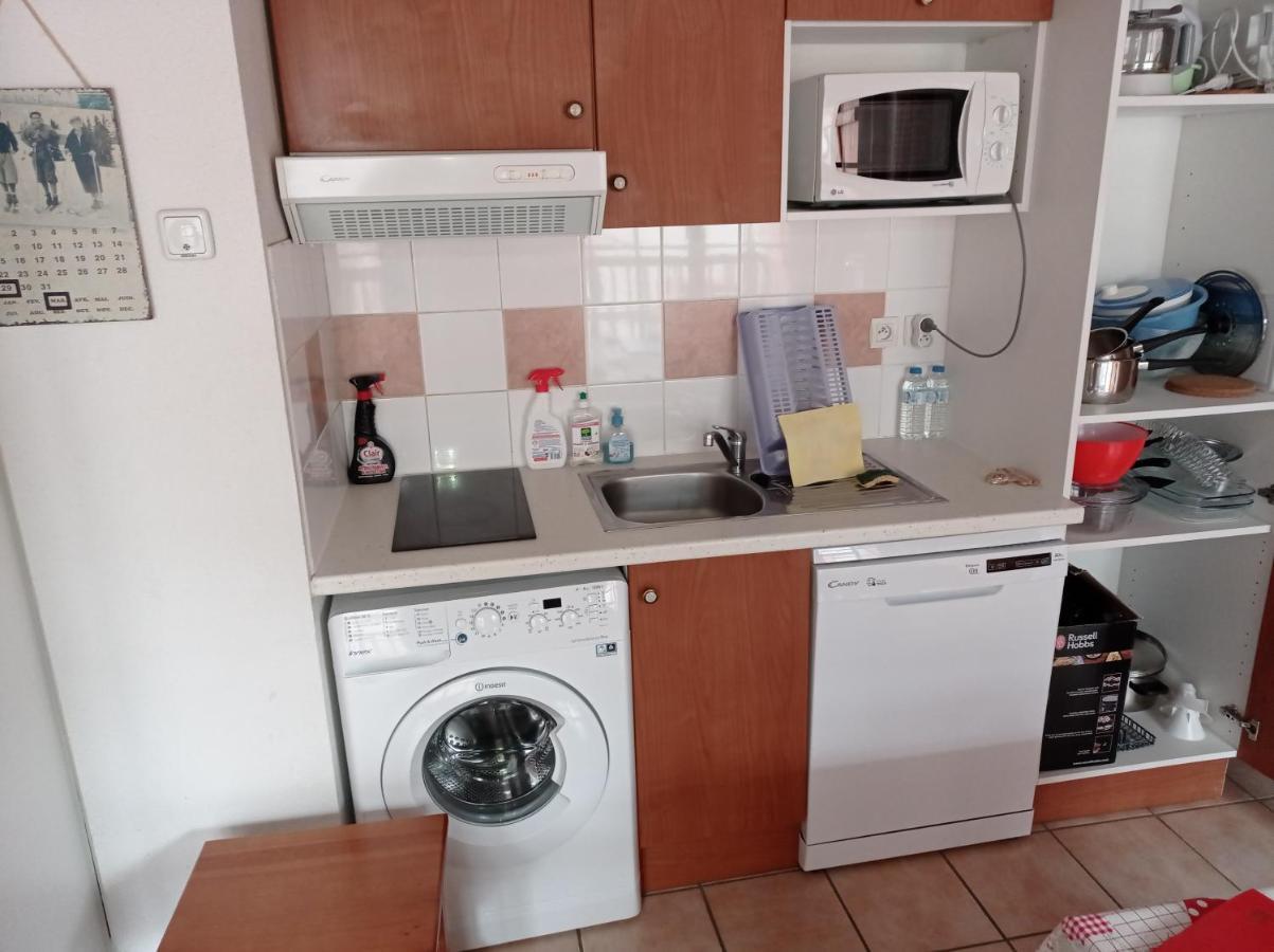 Agreable Appartement Avec Balcon Dans Residence Calme 코트레 외부 사진