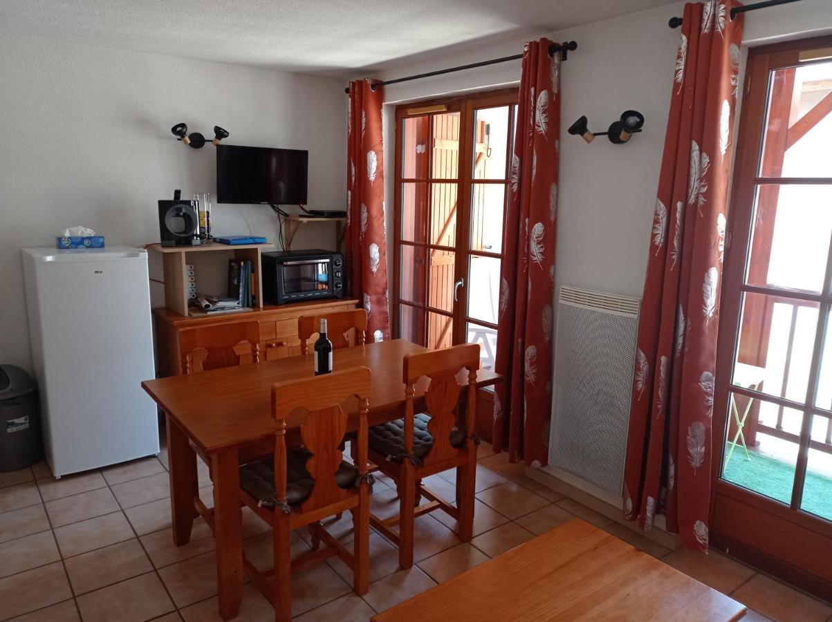 Agreable Appartement Avec Balcon Dans Residence Calme 코트레 외부 사진